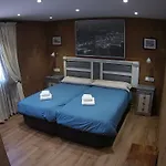 ゲストハウス El Trasgu De 3*