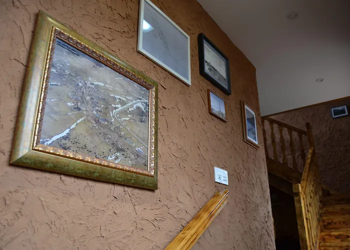 ゲストハウス El Trasgu De 3*