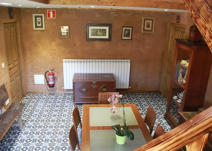 ゲストハウス El Trasgu De 3*